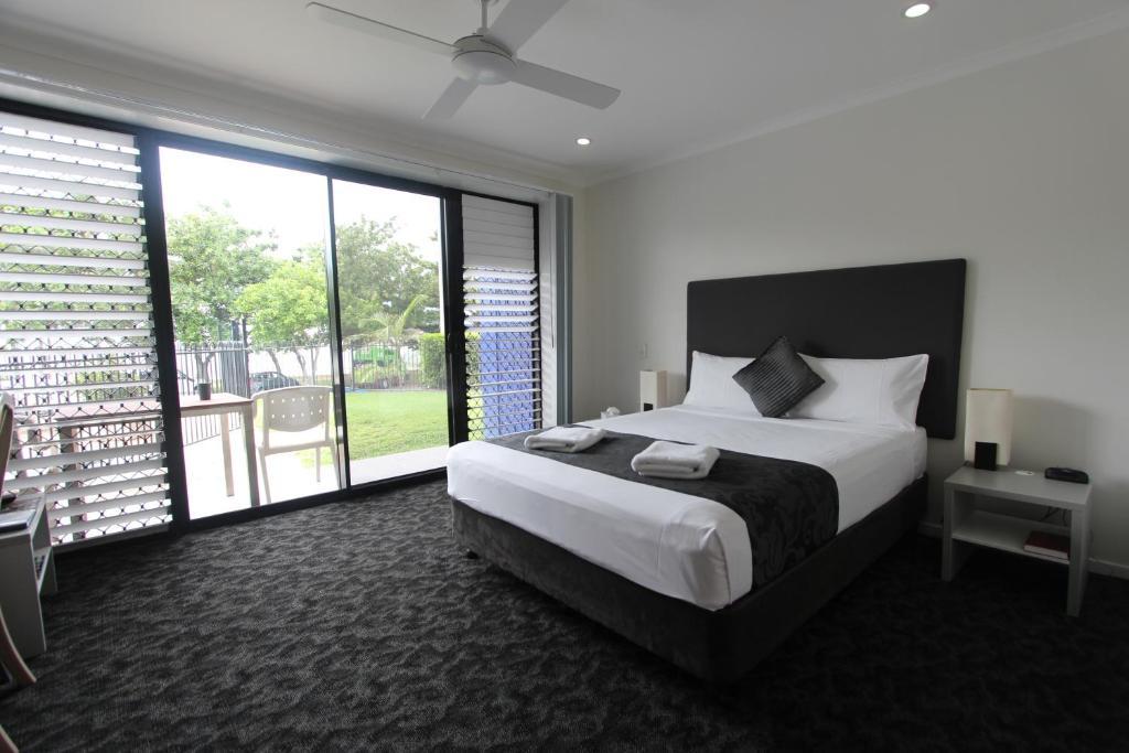 Shoredrive Motel Townsville Room photo